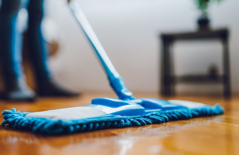 Productos de limpieza: La relevancia de la mantención para la vida de tus pisos.